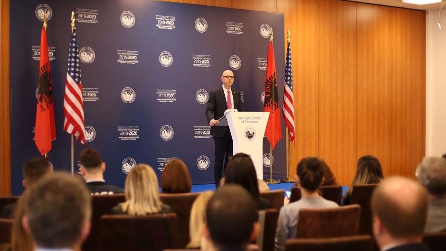 Dhoma Amerikane kerkon shtyrjen e gjobave te fiskalizimit